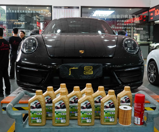 保時(shí)捷911 Carrera S -- 常規(guī)保養(yǎng)